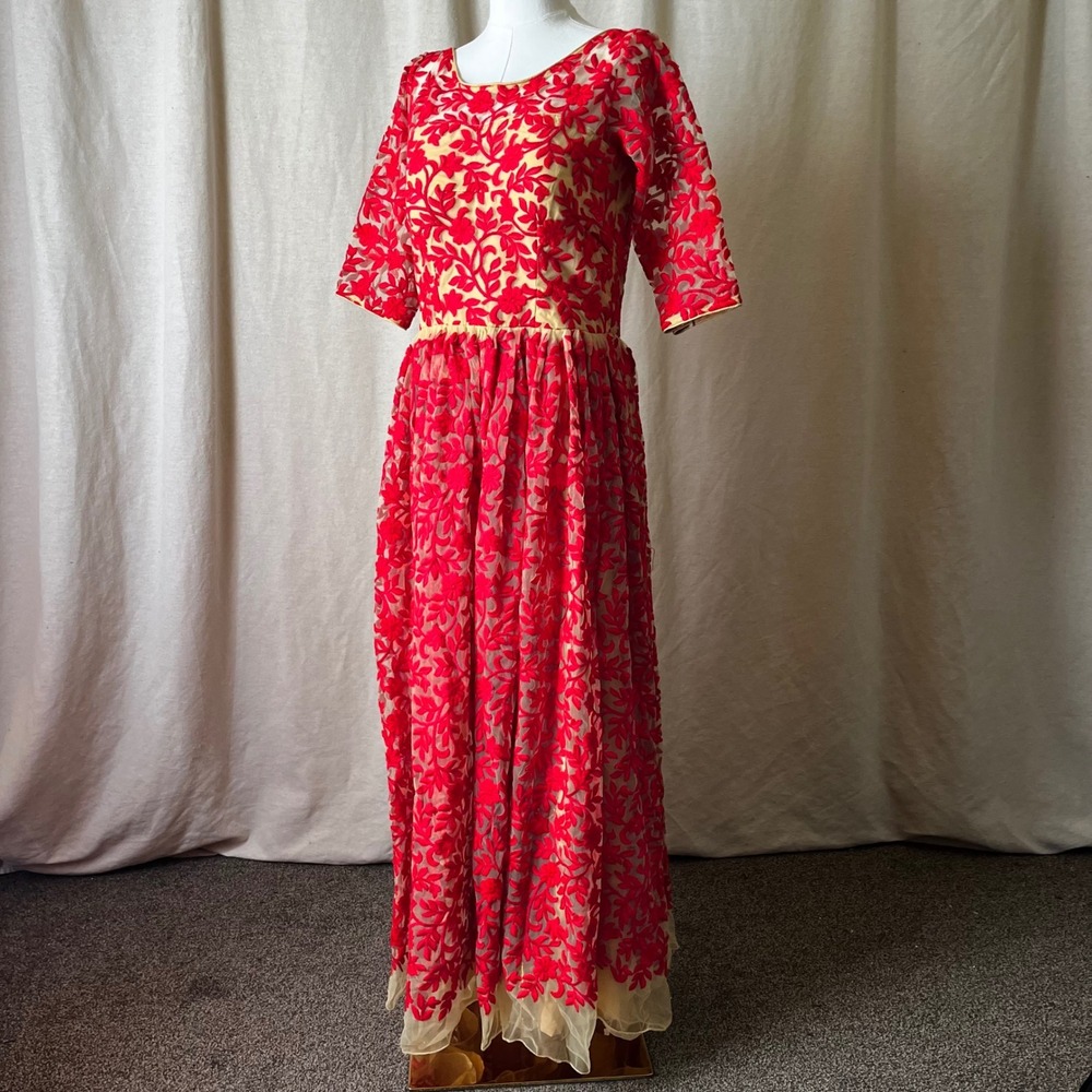Red Floral Embroidered Mesh Handmade Formal Gown Nude Lined Medium - Picture 4 of 8